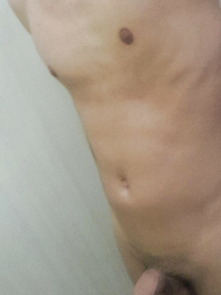 Artur femboy italiano 20 anni con 13 cm non circonciso — Cazzi Grossi — foto 61/150