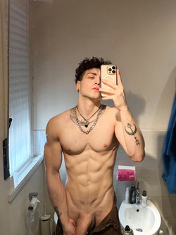 Antonio italiano mostra cazzo enorme non circonciso — Cazzi Grossi — foto 7/32