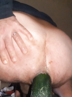 Grossa zucchina il culo mi ha sfondato — Dildo — foto 18/21