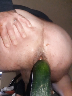Grossa zucchina il culo mi ha sfondato — Dildo — foto 20/21