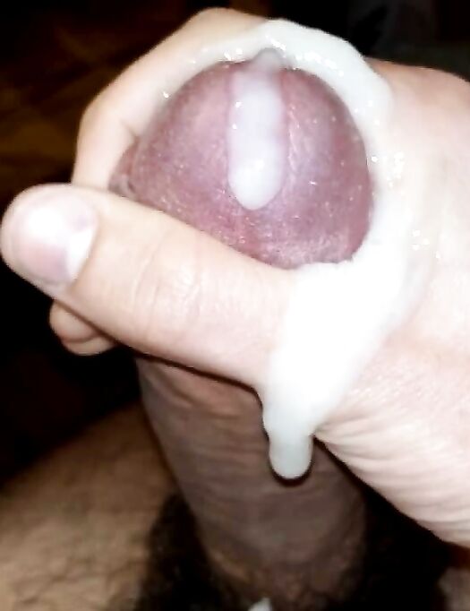 IL MIO CAZZO CHE DEVE ESSERE SUCCHIATO TUTTI I GIORNI...